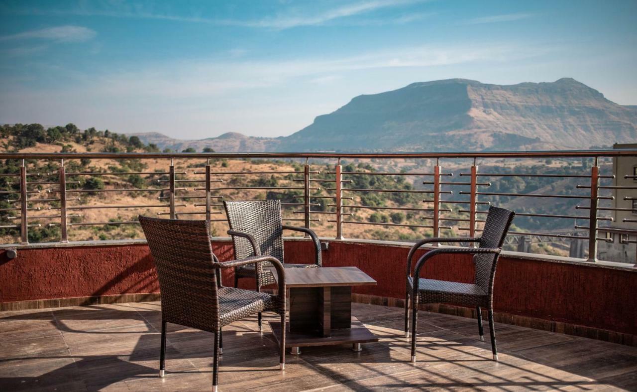 Pooja Villa Suites Near Manas Resort Igatpuri Exterior foto