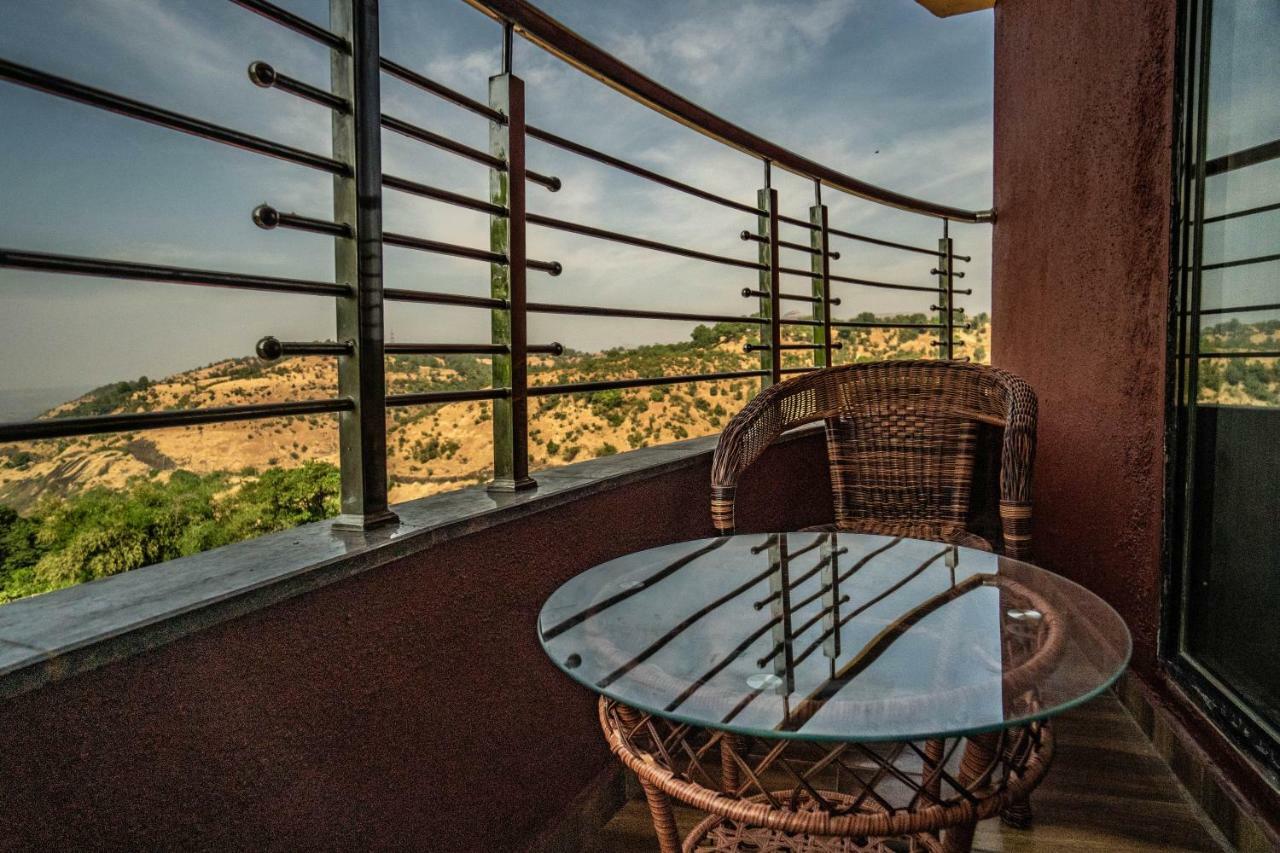 Pooja Villa Suites Near Manas Resort Igatpuri Exterior foto
